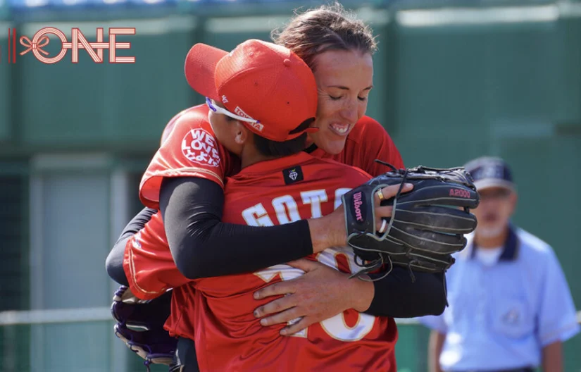 アメリカ製★90年代★当時物 USA  米国 女子 ソフトボール ジャンパー 女子ソフトボール モニカ・アボット選手ありがとう！ ～ 感動的な地元