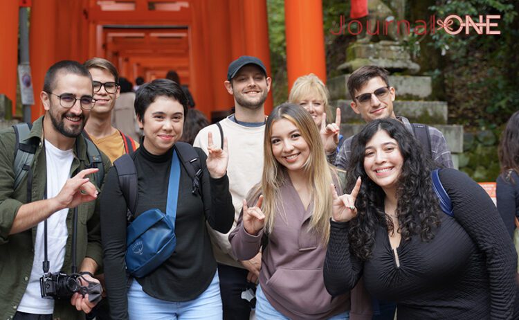 NMUN 模擬国連世界大会 伏見稲荷大社視察 神戸市外国語大学 -Journal-ONE撮影