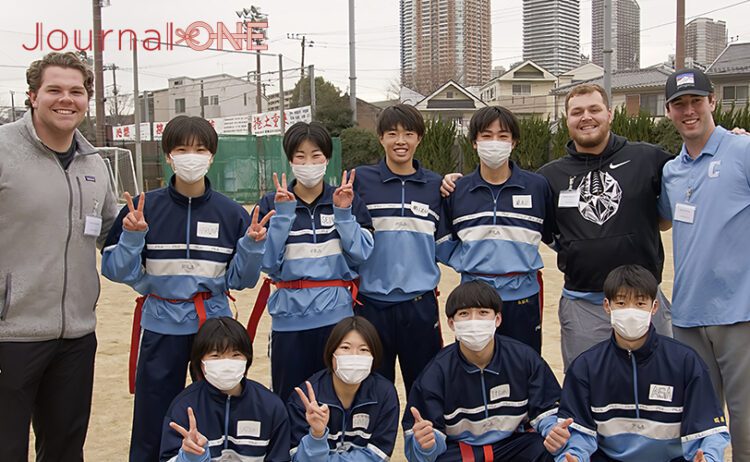 アメリカンフットボール アイビーリーグ選抜選手と神奈川県川崎市立橘高等学校の生徒の皆さん -Journal-ONE撮影