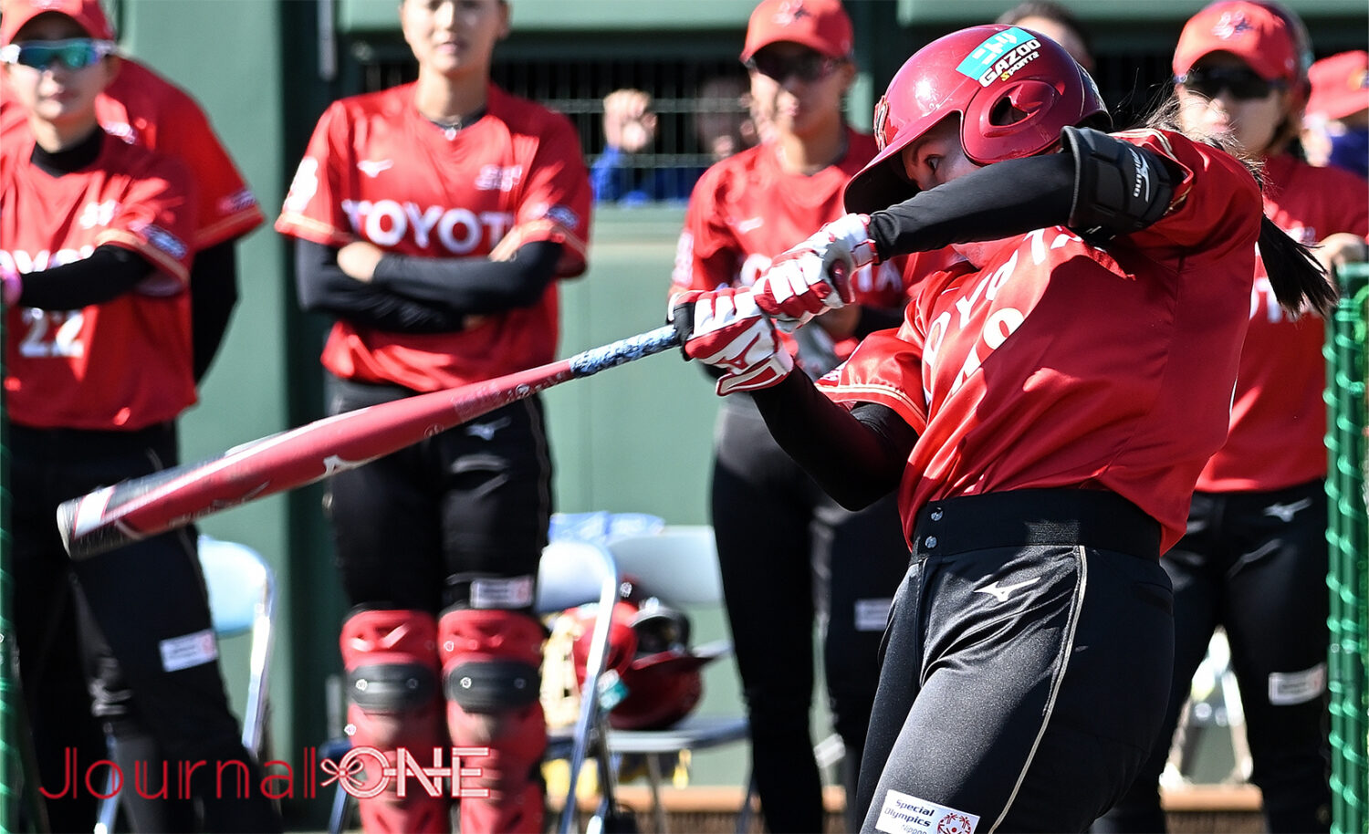 女子ソフト JDリーグ|勝ち越し本塁打を放つ、東京2020銀メダルのアメリカ代表・Bubba NICKLES（バッバ・ニクルス）選手（トヨタレッドテリアーズ）-Journal-ONE撮影
