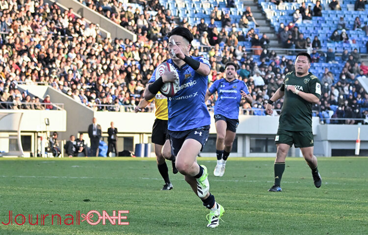 ラグビーリーグワン第4節 | パナソニックvsトヨタ 後半24分にワイルドナイツSH小山 大輝選手が逆転トライ-Journal-ONE撮影