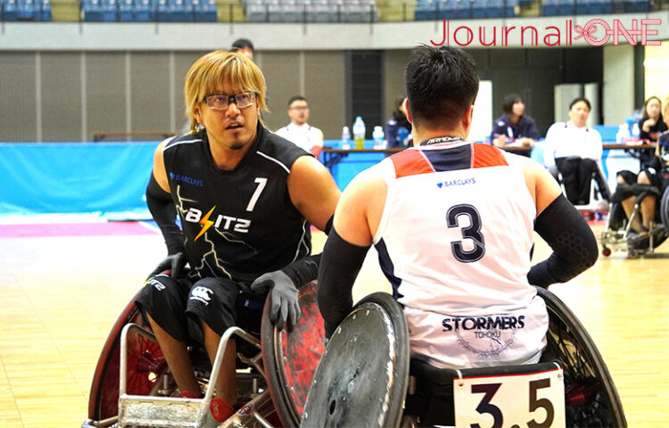 車いすラグビー日本選手権 | 日本代表のエース対決、池崎大輔選手（BRITZ）と橋本勝也選手（TOHOKU STOMERS）のマッチアップに会場が沸く-Journal-ONE撮影