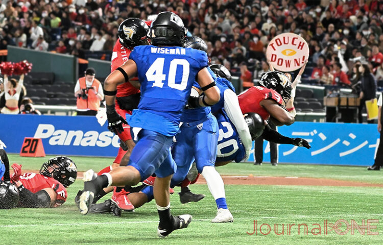 アメリカンフットボールRICEBOWL | 富士通フロンティアーズVSパナソニックインパルス 富士通はシリーズを更新しレッドゾーンまで攻撃を進める-Journal-ONE撮影