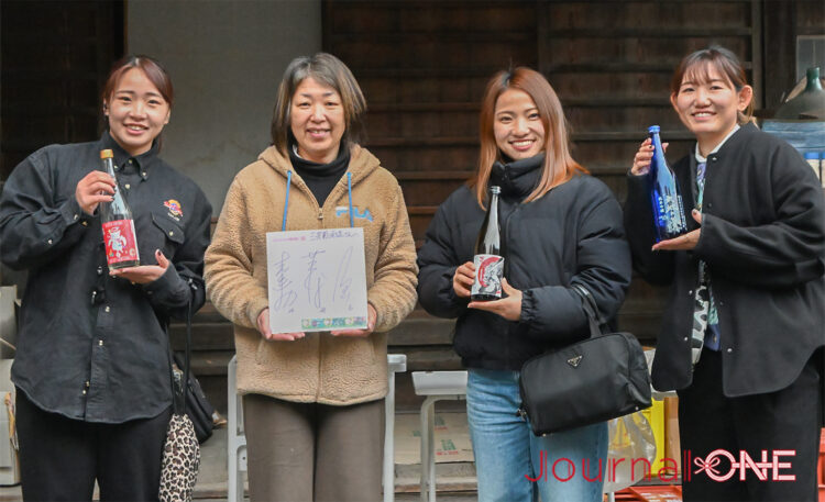 四国を元気に! | JR四国と女子ソフト・伊予銀行ヴェールスの地域創生 川口茉菜,庄村瑠衣､遠藤杏樺の3選手が徳島県阿波池田を町歩き-Journal-ONE