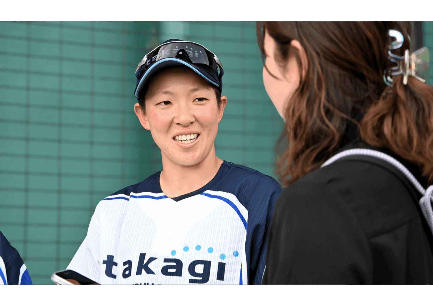 細野 摩な