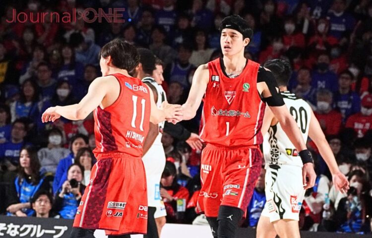 プレ－中の千葉ジェッツの渡邊雄太選手