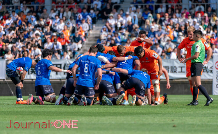 二桁を越えるスクラム戦は両チーム一歩も譲らず‐Journal-ONE撮影