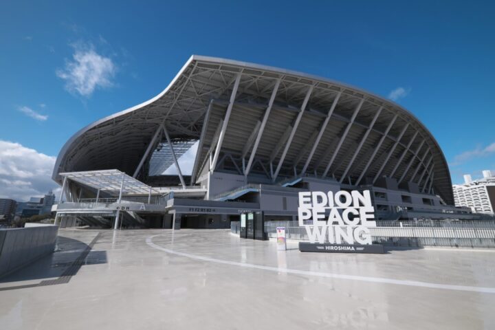 ジーコ、ロナウジーニョ、中田英寿、小野伸二が参加した平和を訴えるサッカー試合＠エディオンピースウイング広島