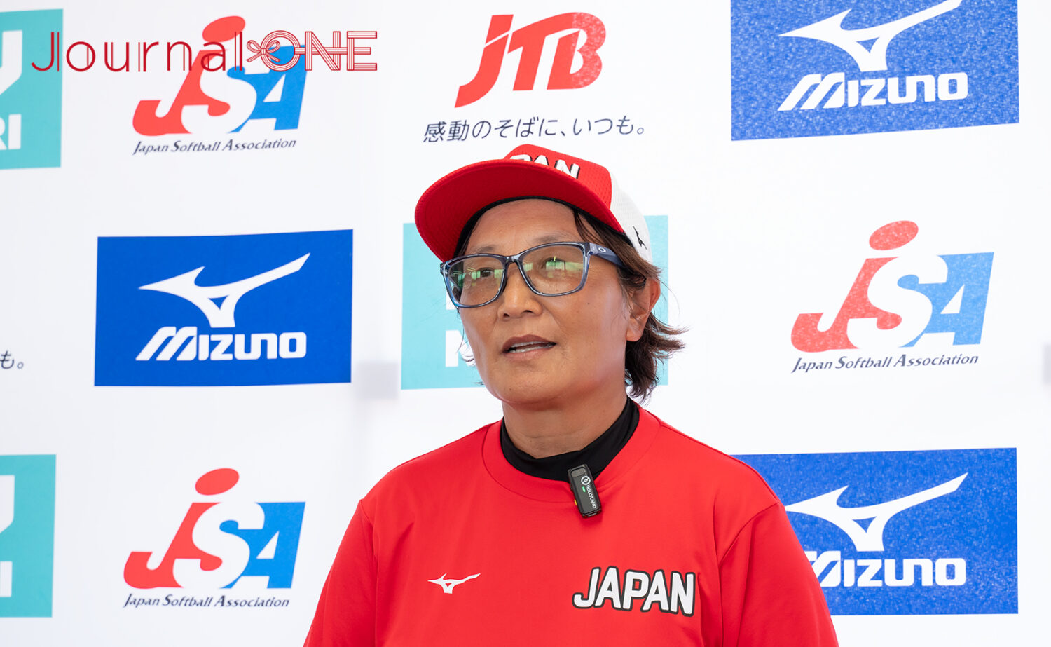 会見でアジアカップへの抱負を語る宇津木麗華日本代表監督-Journal-ONE撮影