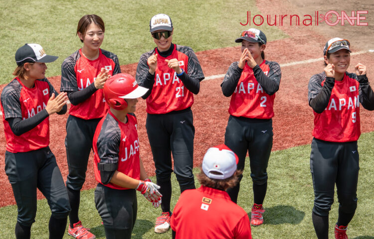 Japan Women's softball team-Photo by Journal-ONE