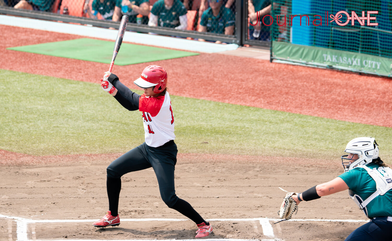 オーストラリア代表戦でもシュアな打撃を見せた藤本選手(日立)-Journal-ONE撮影