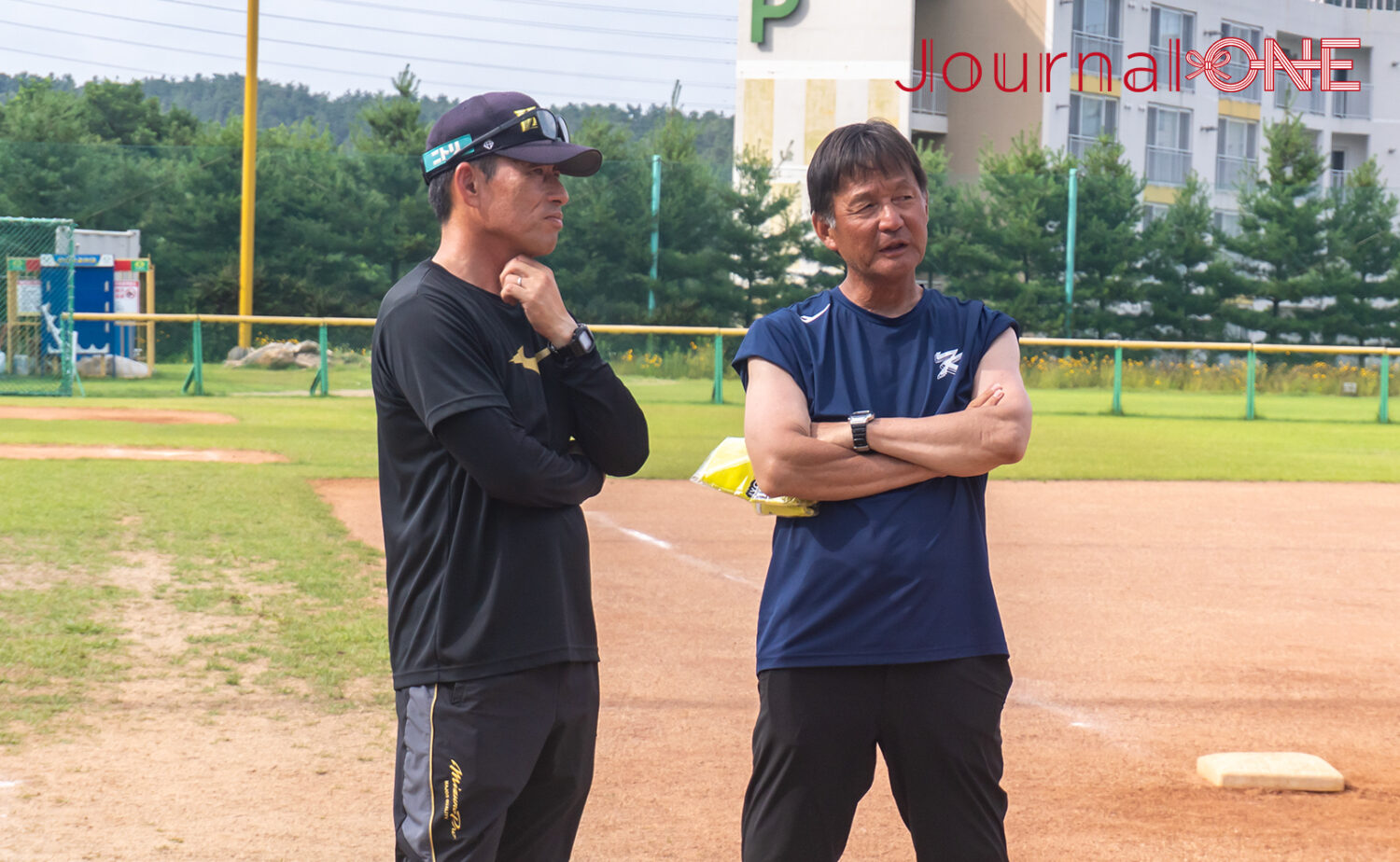 ソウルで開催された伊予銀行と韓国代表のソフトボール親善試合の様子