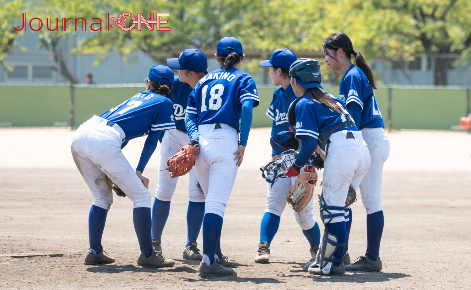円陣を組む椙山女学園大学の選手たち-Journal-ONE撮影