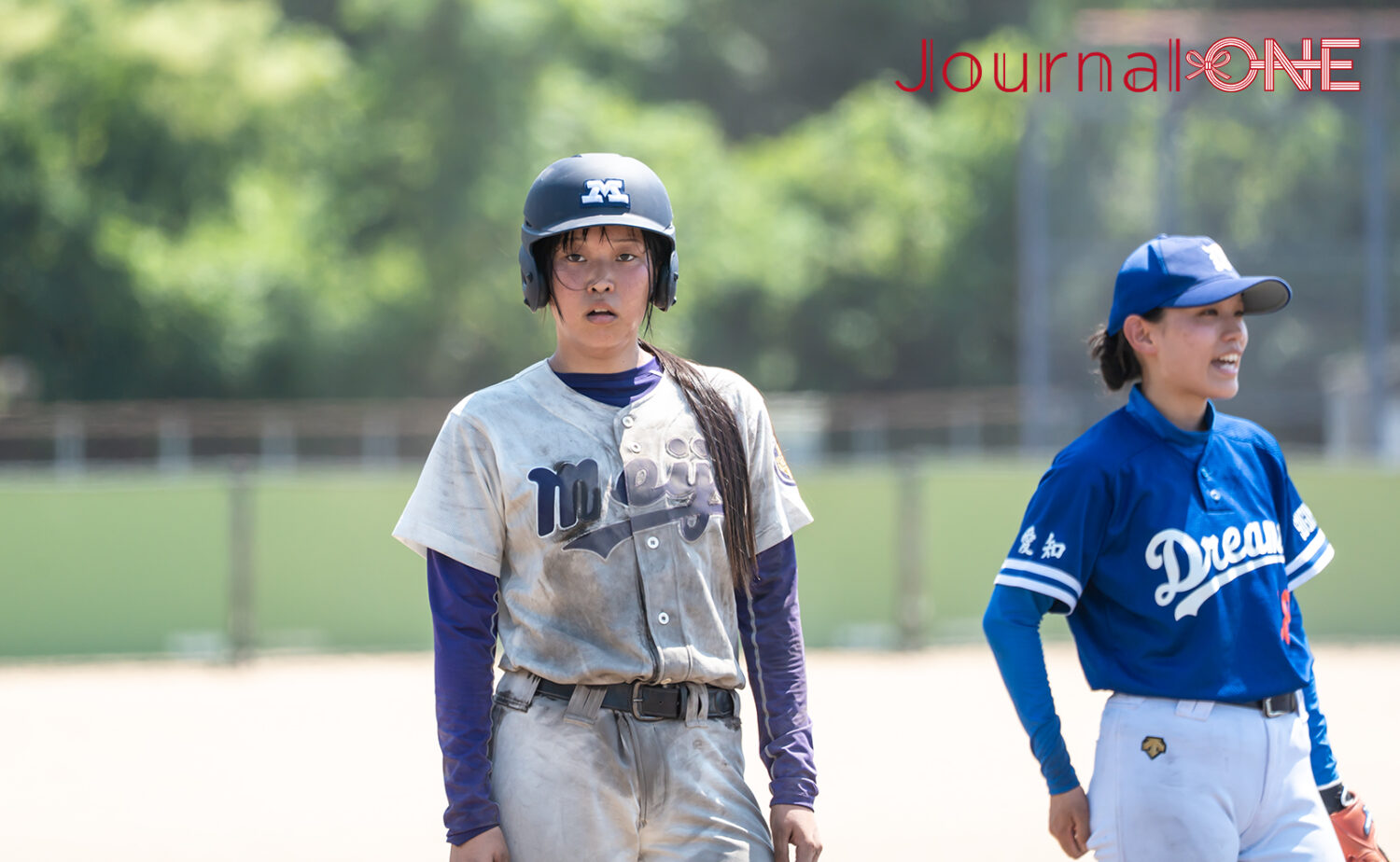 勝ち越しの二塁打を放ち塁上でサインを見る上村-Journal-ONE撮影