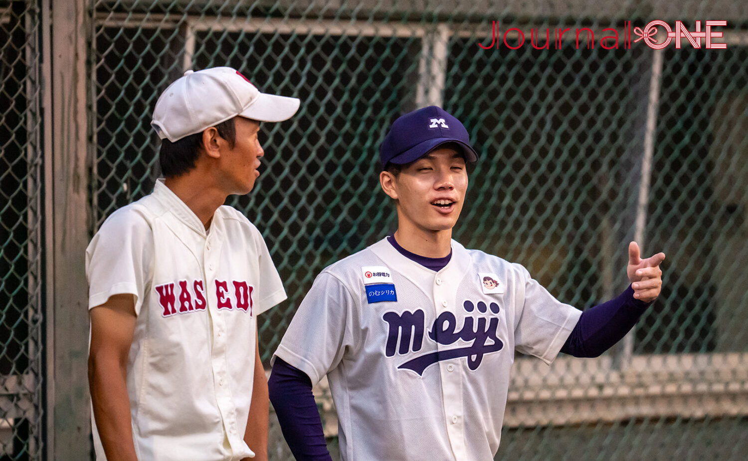 試合後に話す明大・藤﨑監督と早大・小花監督-Journal-ONE撮影