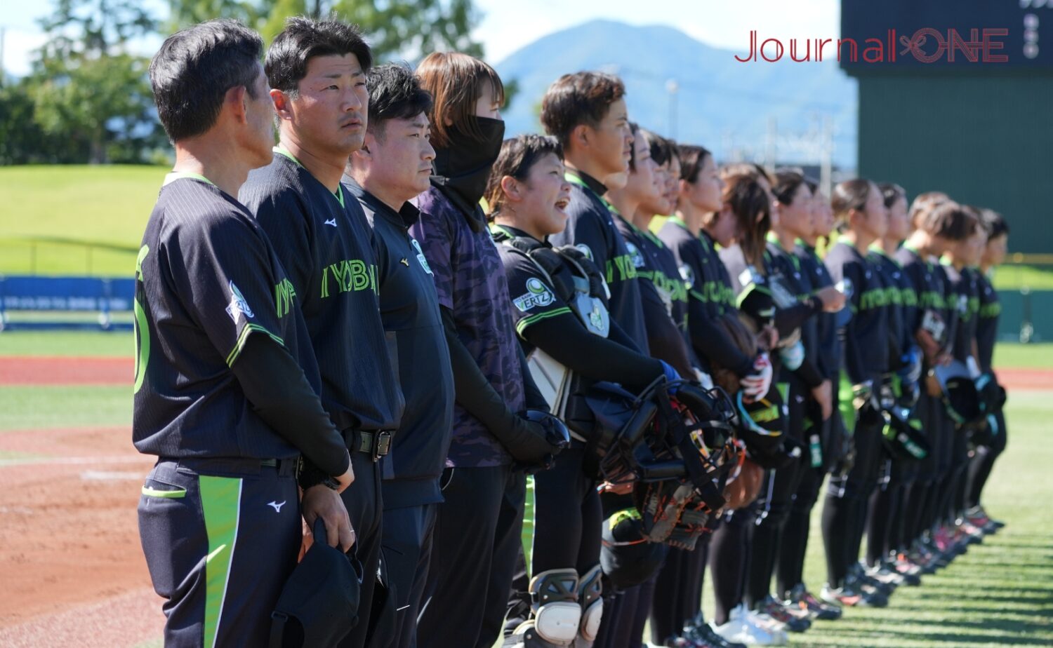 国スポでのリベンジを誓う伊予銀行の石村監督と選手たち-Journal-ONE撮影