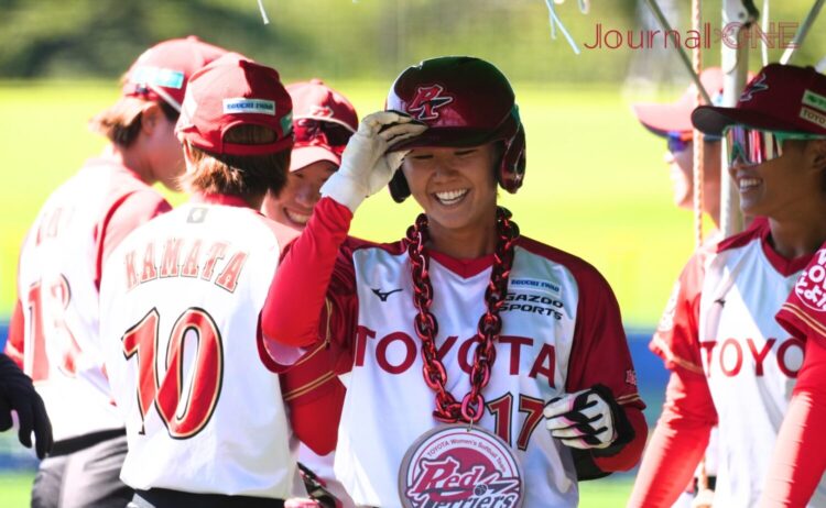 世界のエース・上野から本塁打を放ったトヨタの新人・小林楓-Journal-ONE撮影