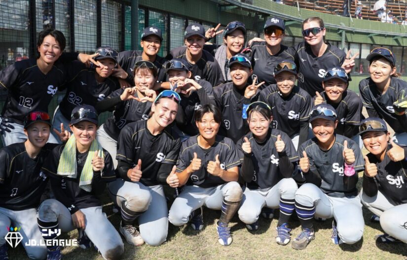 二桁安打8得点と快勝したSGHの選手たち-JDリーグ提供