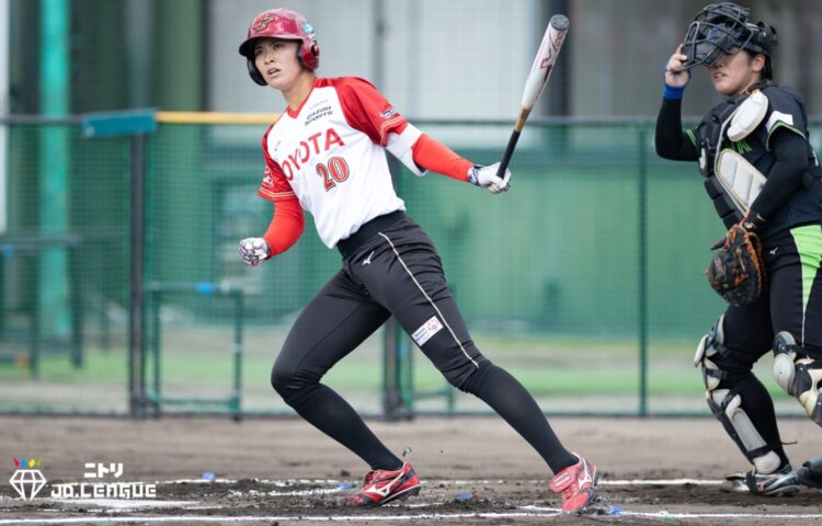 ２試合連続の決勝本塁打を放つ切石（トヨタ）-JDリーグ提供
