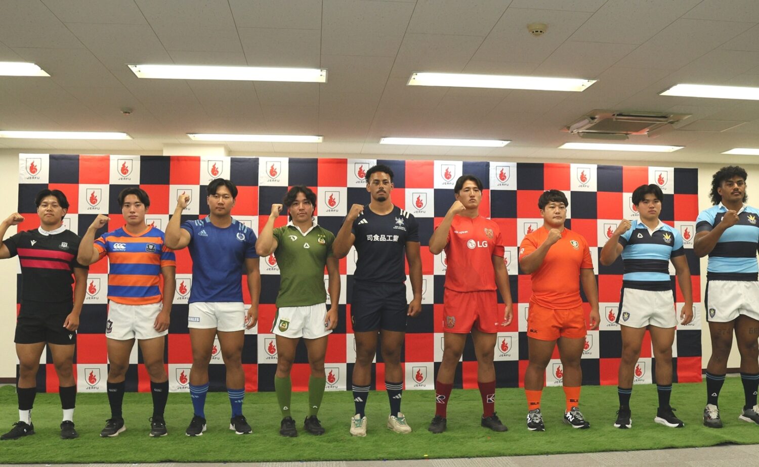 開幕前カンファレンスに集まった関東リーグ戦の主将