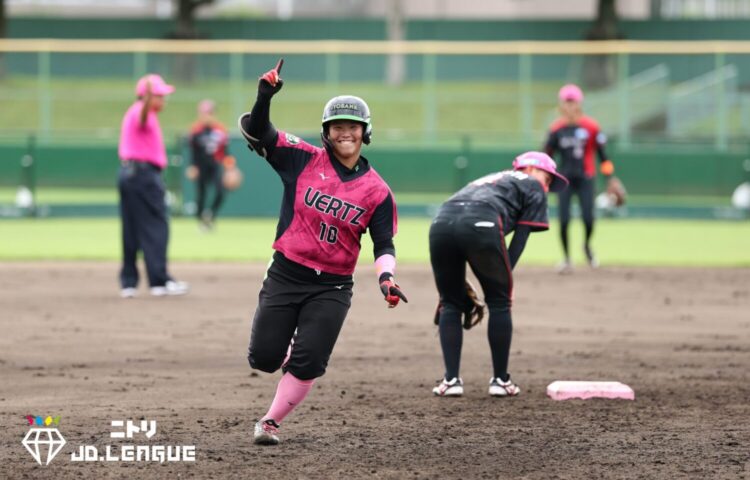 伊予銀行、主将の安川裕美が劇的なサヨナラ本塁打