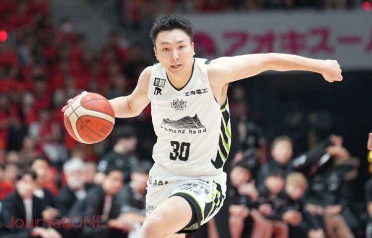 地元・愛知県のIGアリーナでBリーグデビューした富永啓生-Journal-ONE撮影