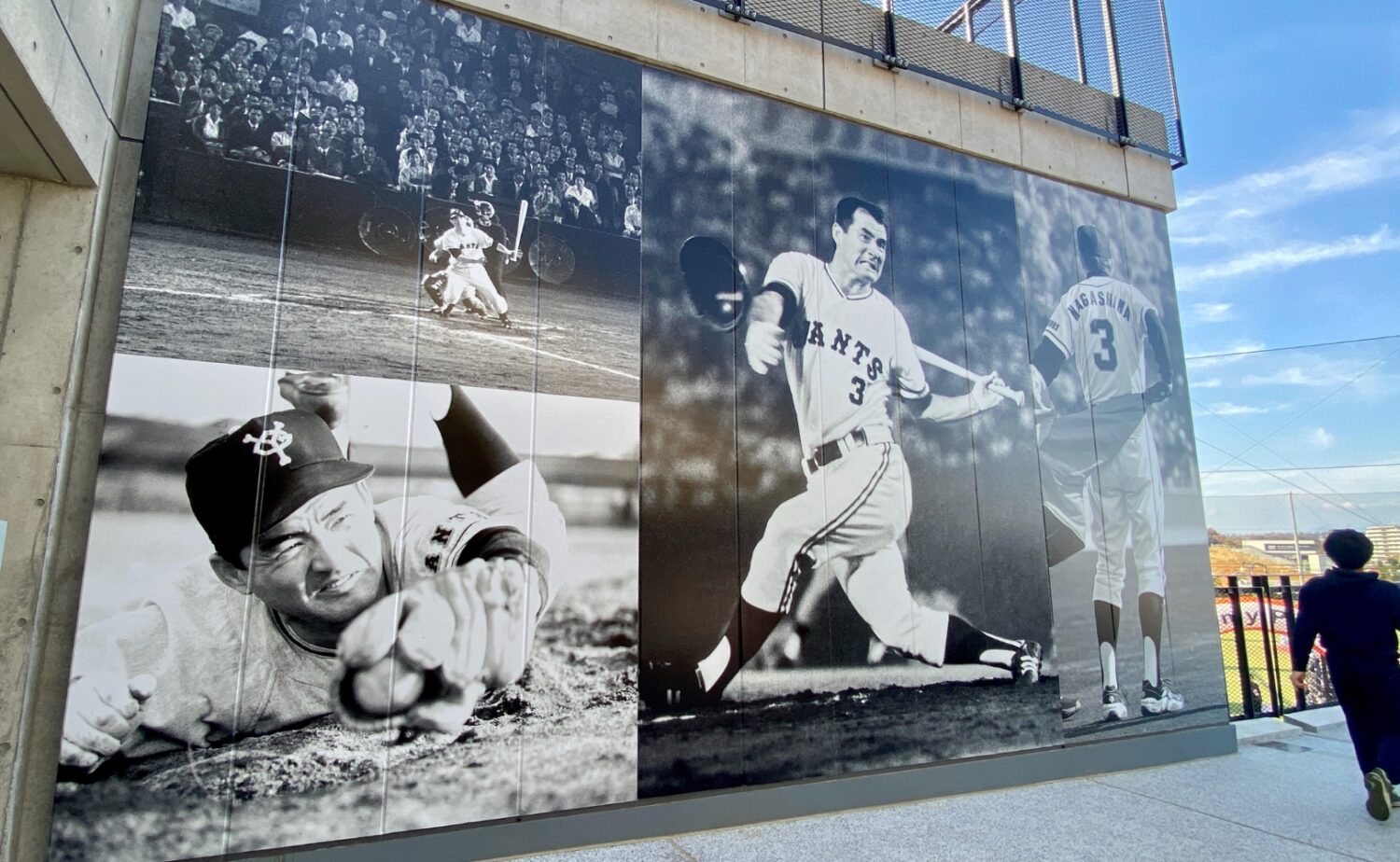 壁面には長嶋茂雄氏の巨大パネルも‐永瀬和志撮影