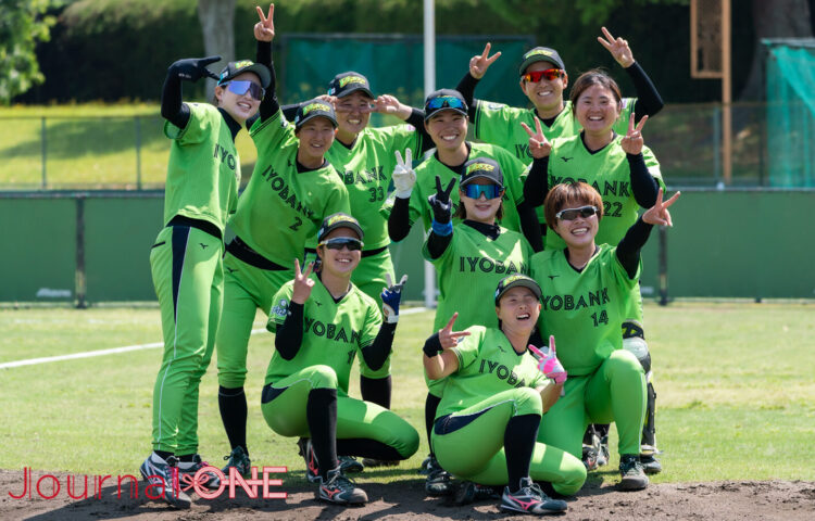 伊予銀行ヴェールズの選手たち