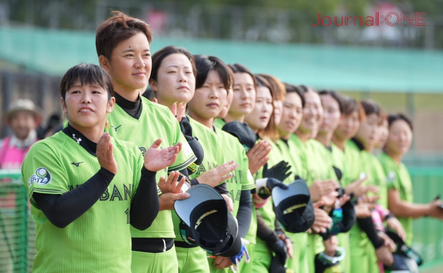 伊予銀行ヴェールズの選手たち