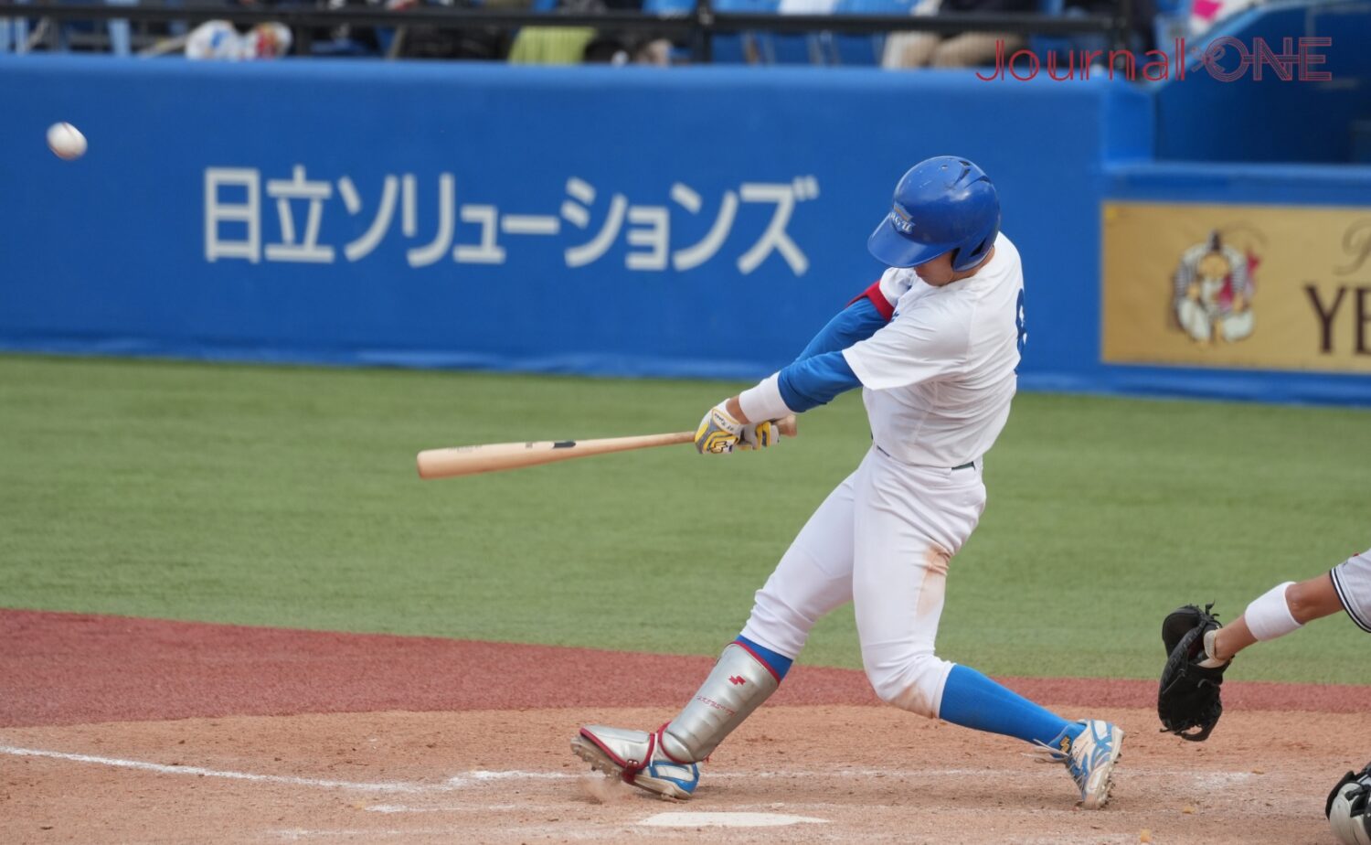 青山学院大学の初谷健心が右越えに2点本塁打