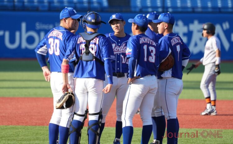 東京農業大学北海道オホーツクの三垣監督と選手たち