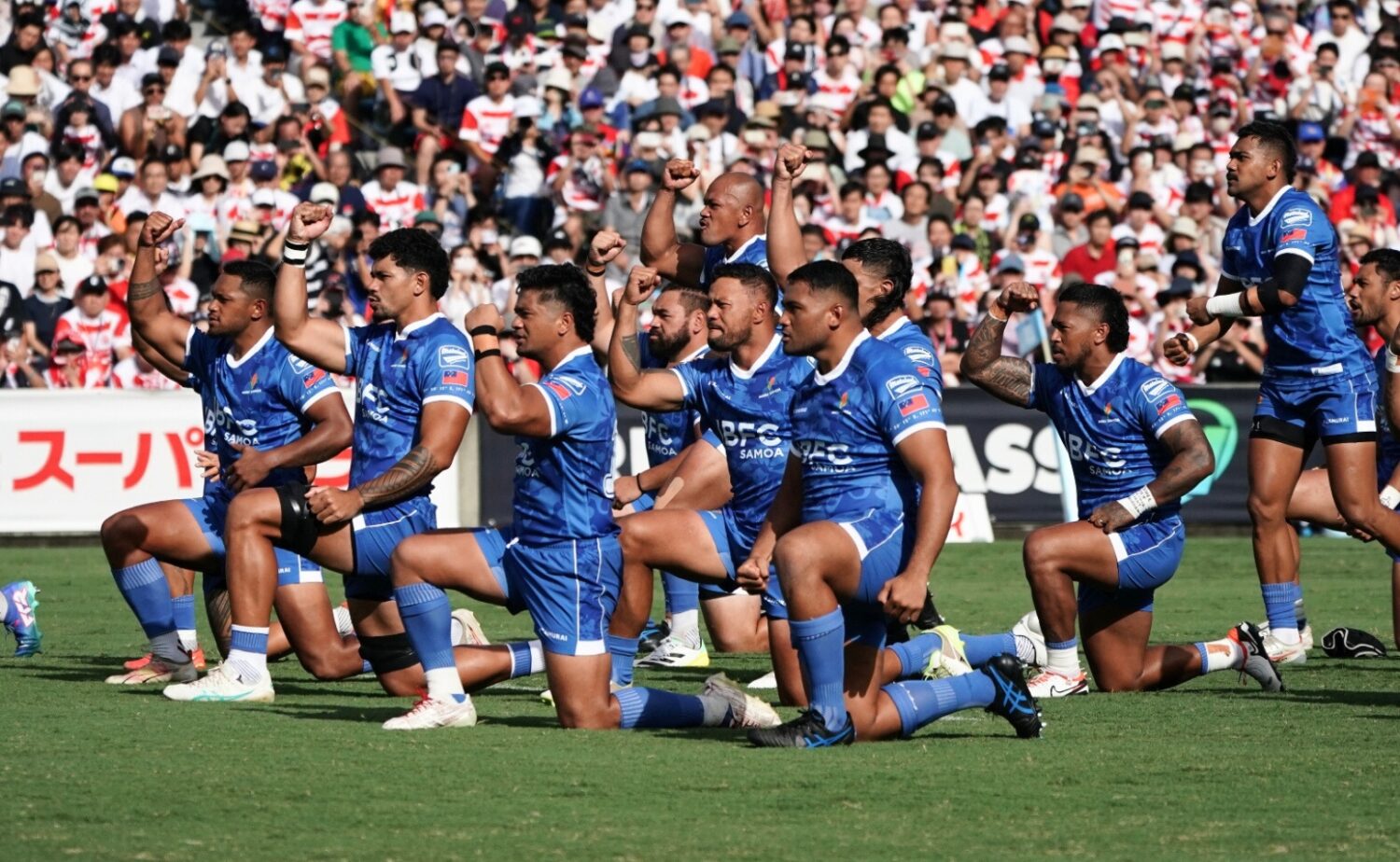 ラグビー2024年9月、日本戦を前にシヴァタウを披露するサモア代表 写真:斉藤健仁