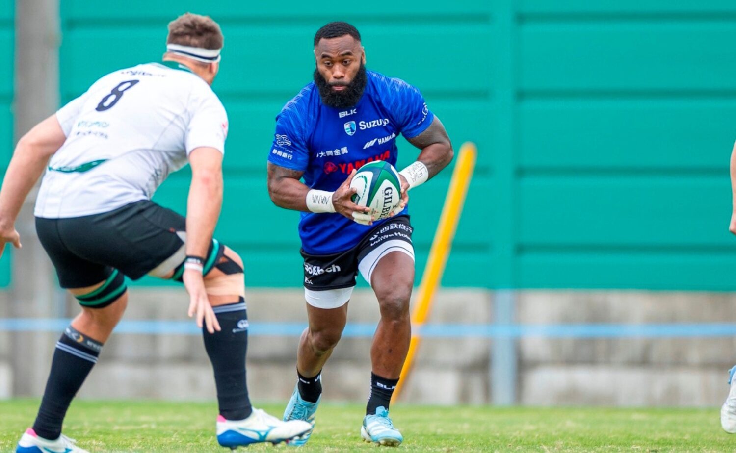 東京五輪金メダリストのラドラドラ‐静岡ブルールレヴズ提供