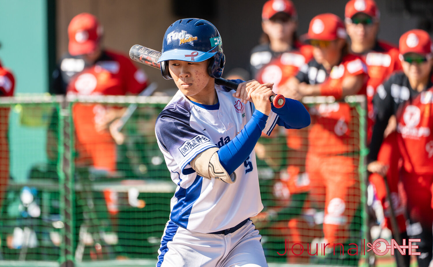 ストーブリーグでベストナインの三輪の去就も注目