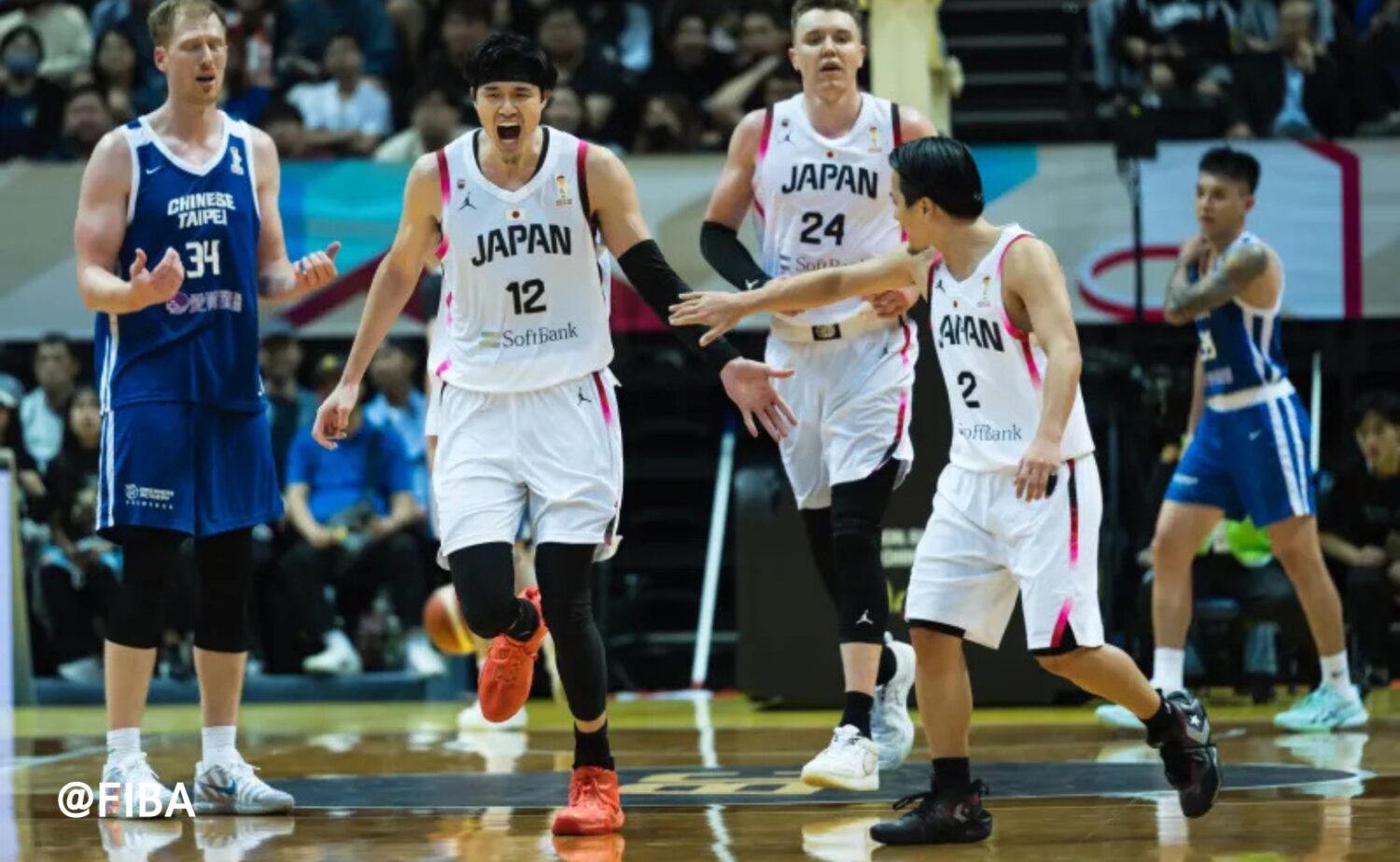 台湾ファンの根狂的な応援にも屈しない