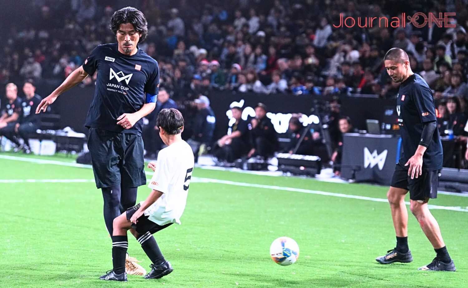 本田圭佑率いるレジェンドチームの中澤佑二と坪井慶介