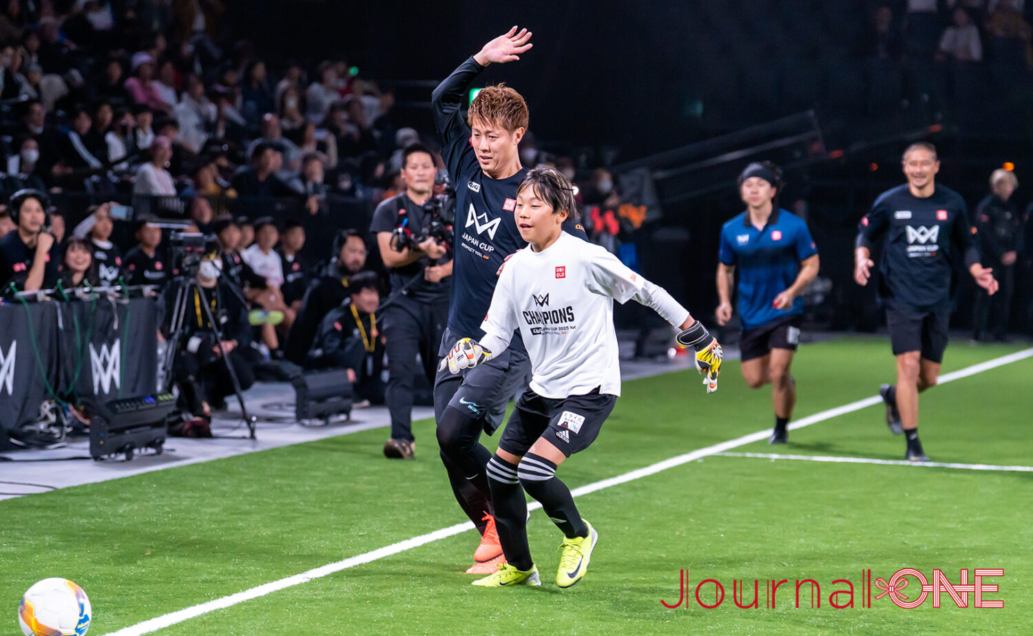 4v4 JAPAN CUP 2025 RESPECT YOU auで、柿谷曜一朗に激しい当たりを見せて会場を沸かせたジュニア選手