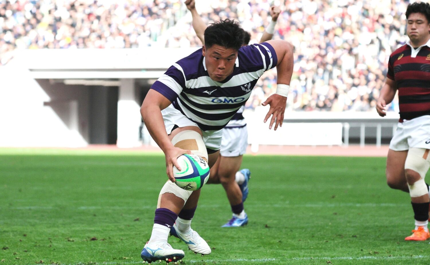 トライを上げる明治大学PR田代