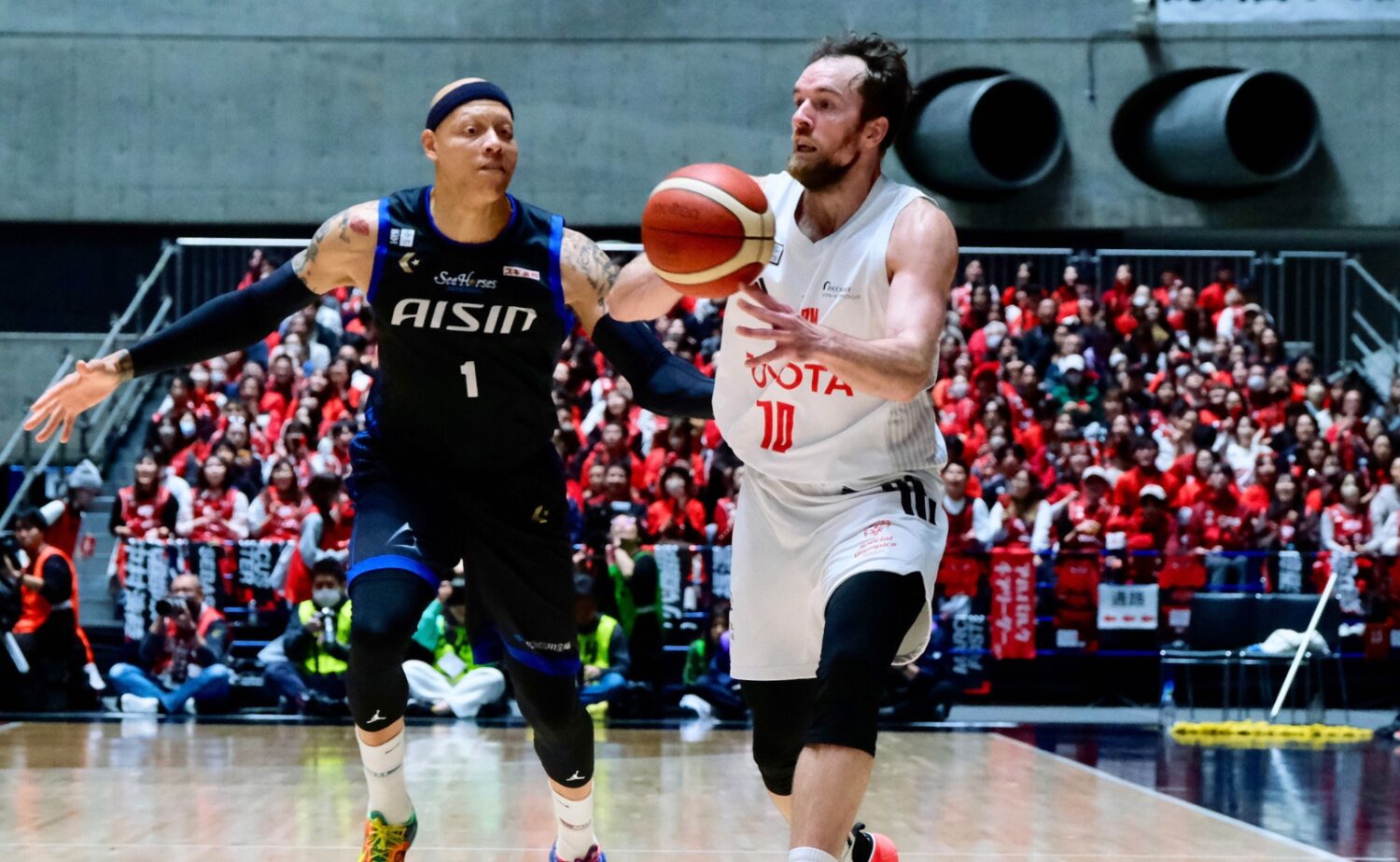 アルバルク東京のザック・バランスキー-永塚和志撮影