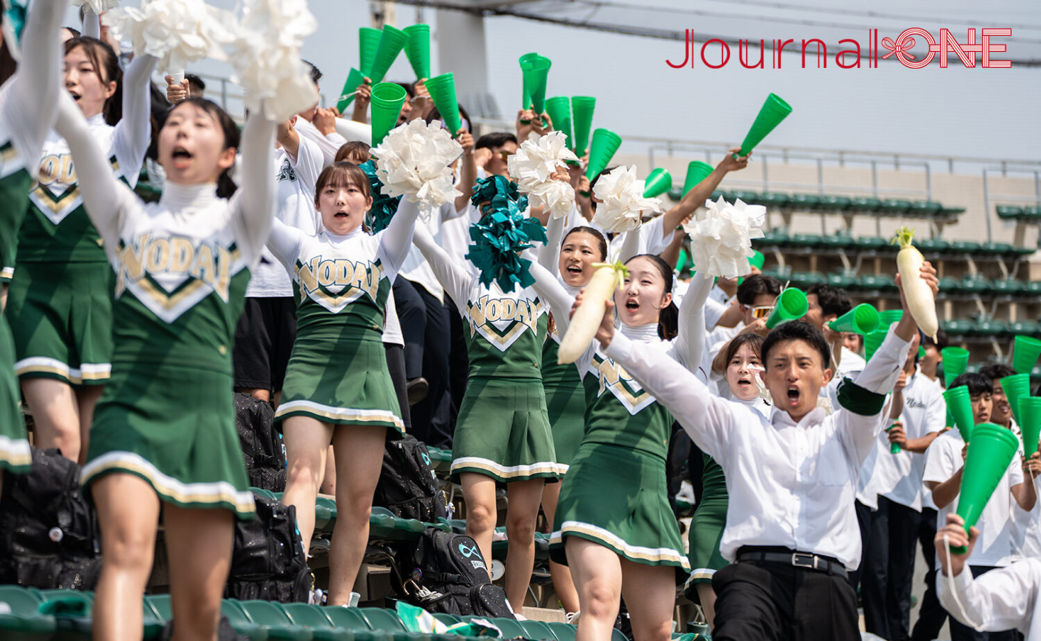 大根踊りを演舞する東京農業大学全学応援団