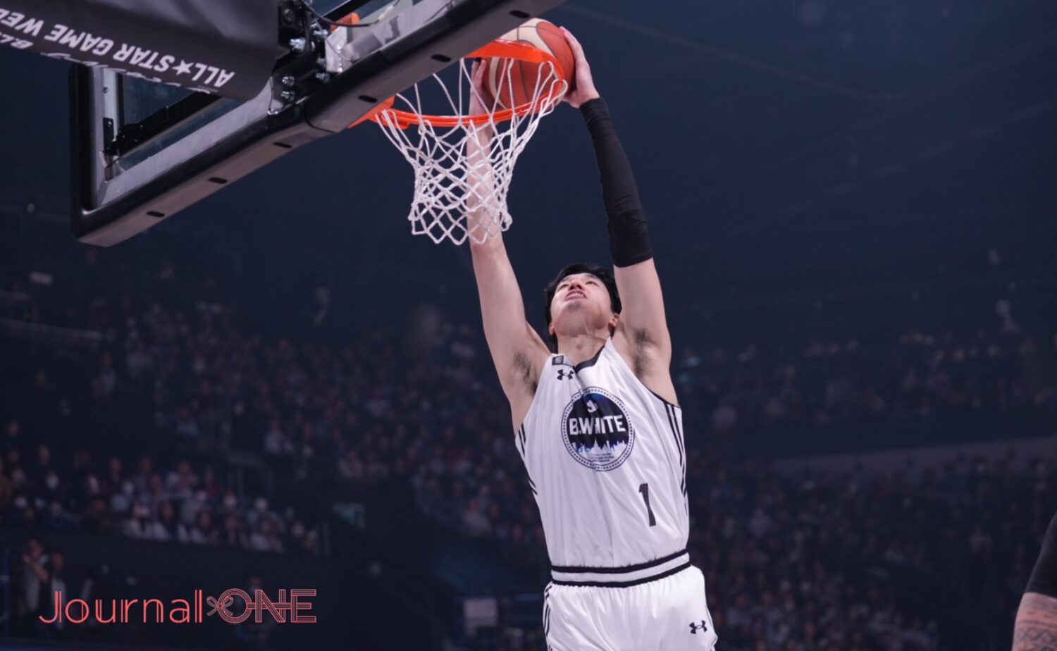 先陣を切ってダンクを決める渡邊雄太