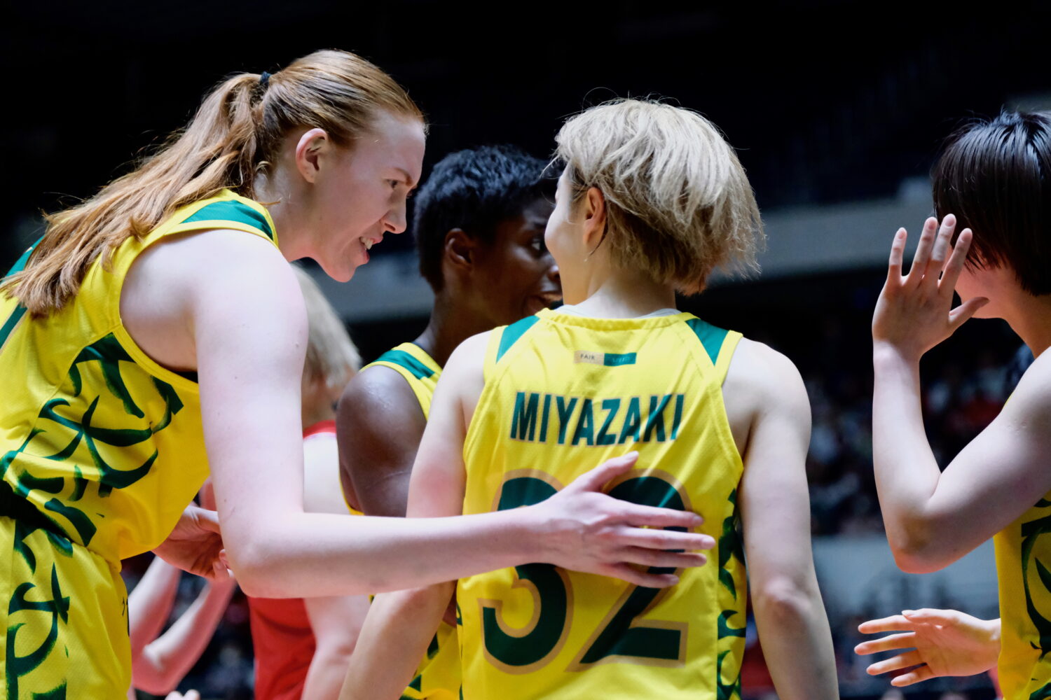 宮崎を鼓舞するプレッチェル‐永瀬和志撮影