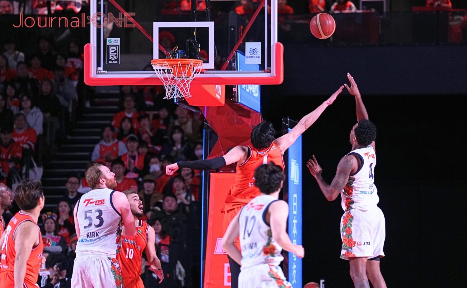 厳しい時間帯でも琉球ゴールデンキングスはリングを狙い続けた