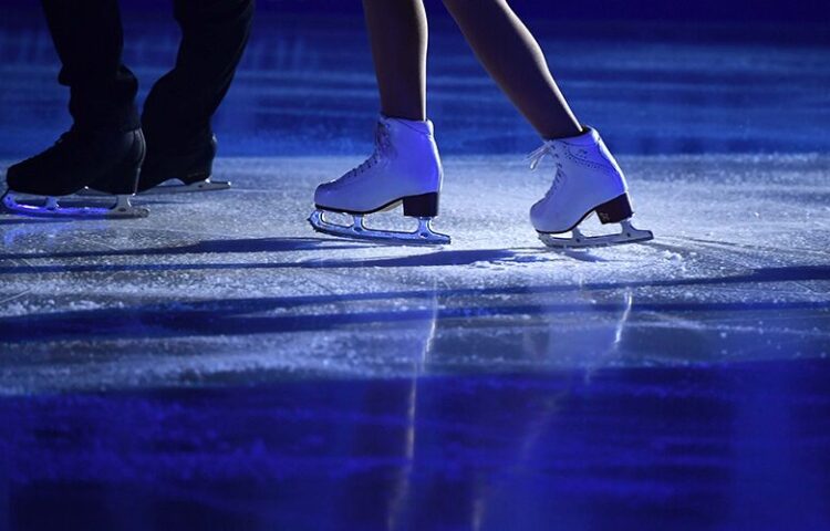 2026年冬季オリンピック 注目選手が氷を切り裂く瞬間。ミラノ大会の激しさを象徴するフィギュアスケートの足元。