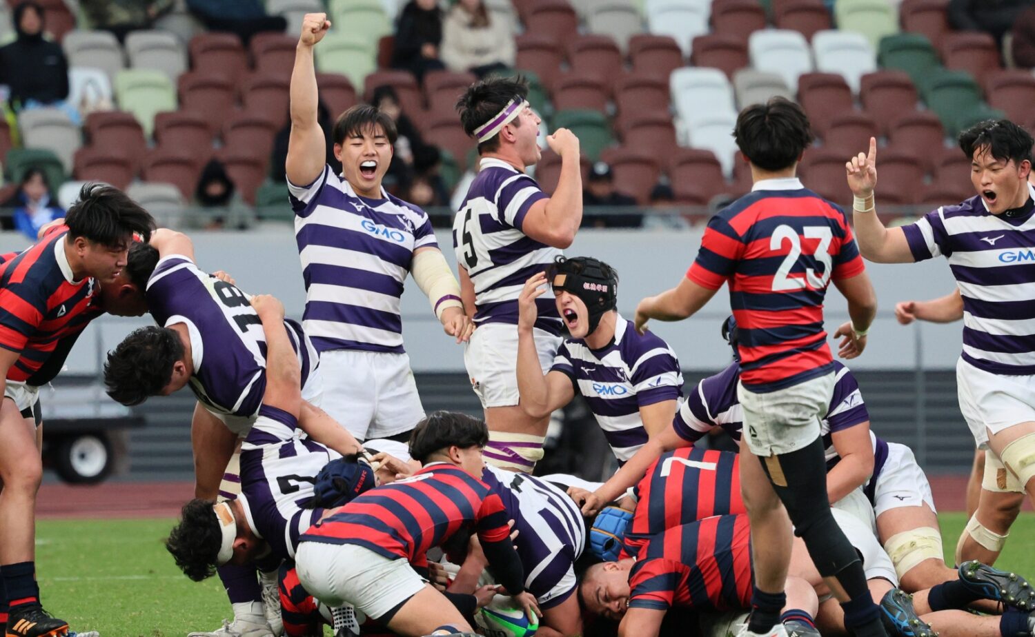 大学ラグビー準決勝、FW戦で強さを見せた明治大学