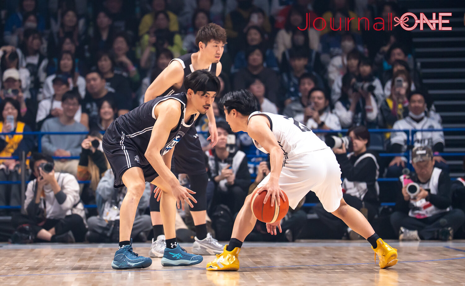 篠山と富樫のライバル対決となった、B.WHITE対B.BLACKの試合風景