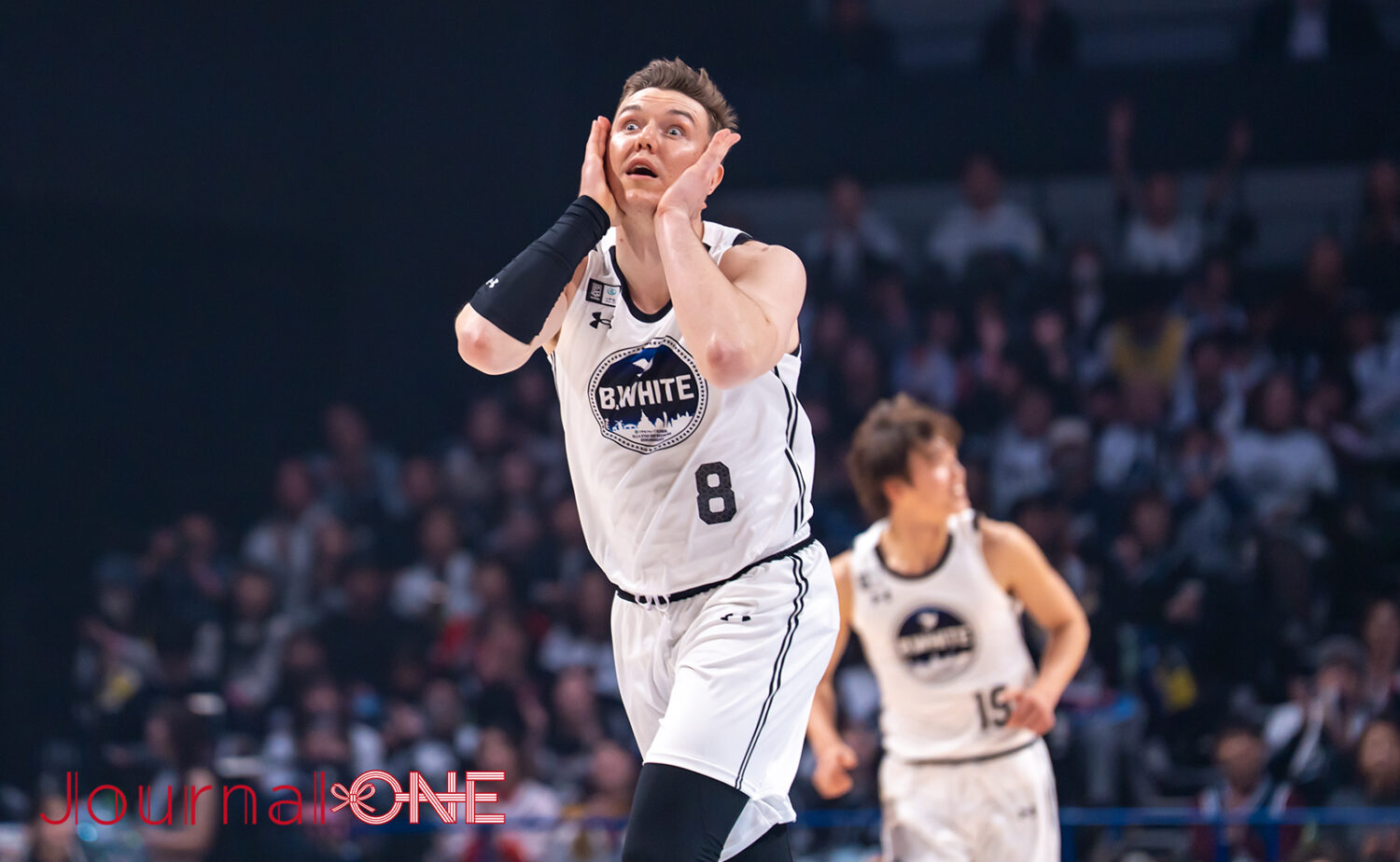 B.WHITEのホーキンソン選手がファンへ歓声を求めるオールスターのほのぼの場面