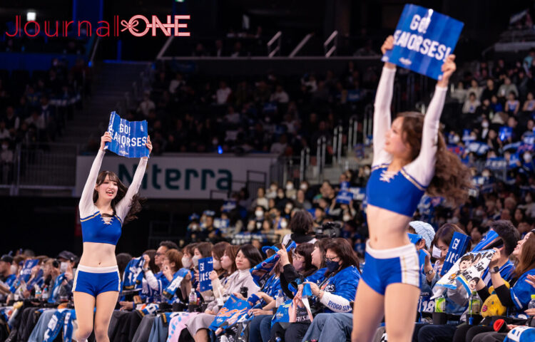 満員のIGアリーナで盛り上げるシーホーススターズのチアパフォーマンス Bリーグ第17節 2025年12月27日 三河 vs 東京