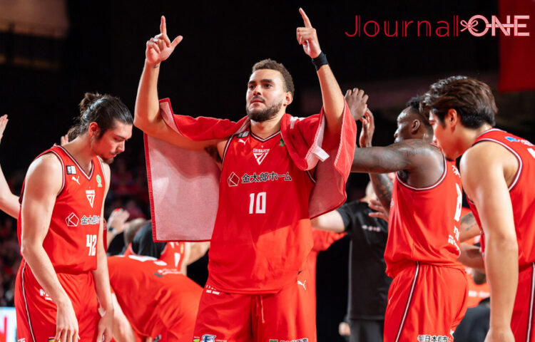 アルバルクの追撃を振り切り喜びを現わすホグ-Journal-ONE撮影