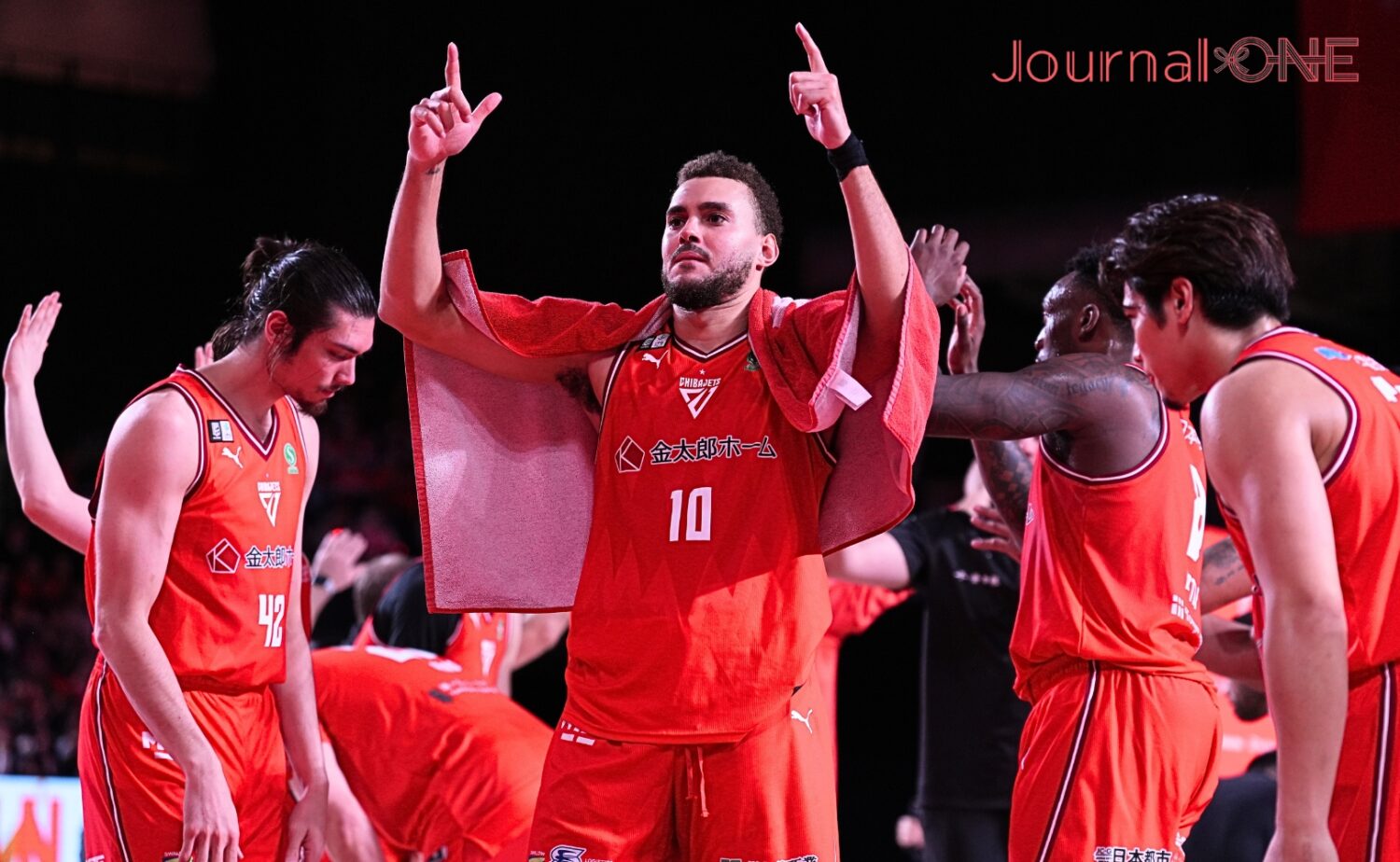 アルバルクの追撃を振り切り喜びを現わすホグ-Journal-ONE撮影